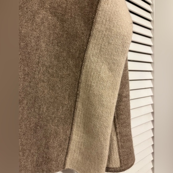 Club Monaco Cashmere Sweater - Picture 5 of 10